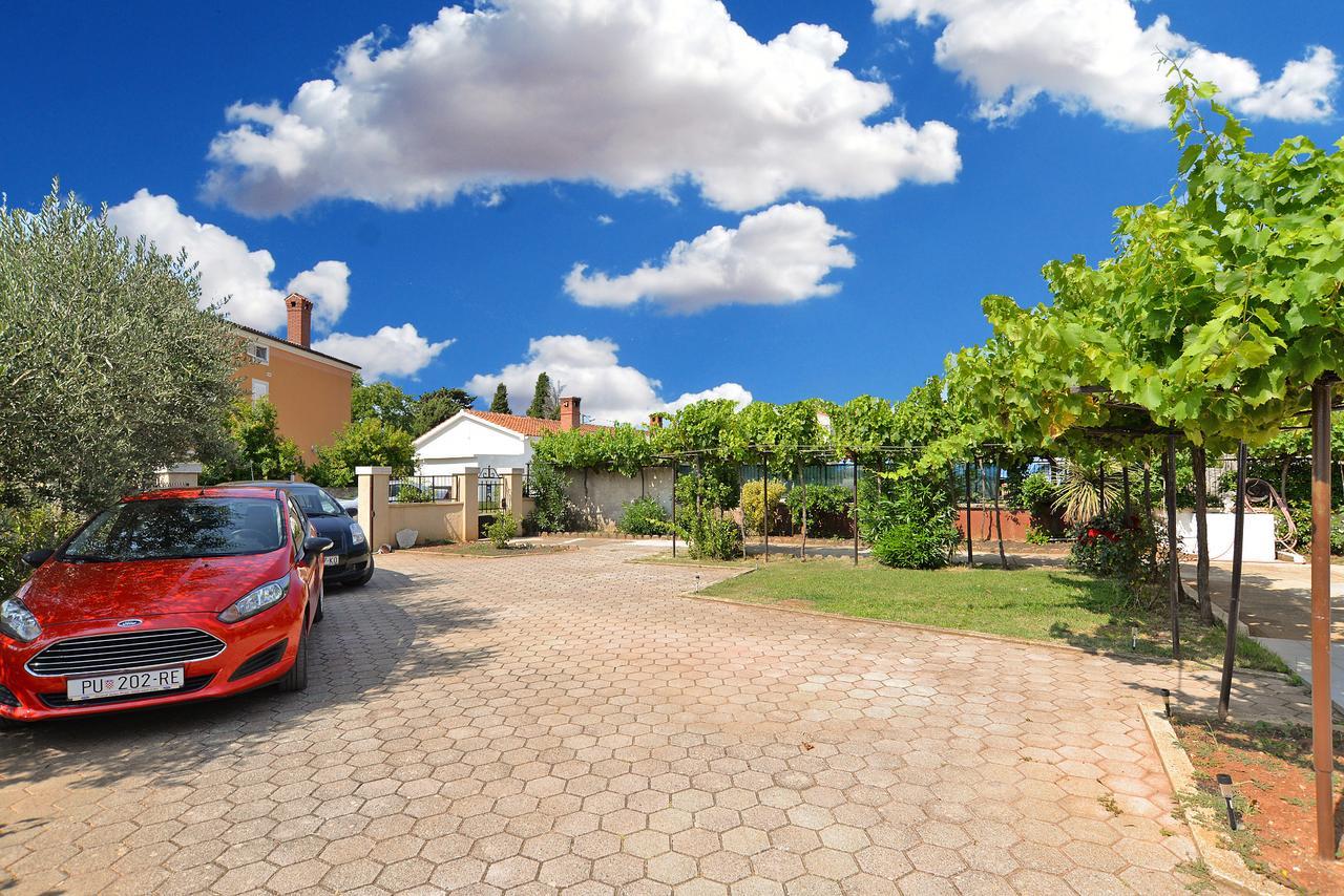 Apartments Gracijano 1724 Ližnjan Εξωτερικό φωτογραφία