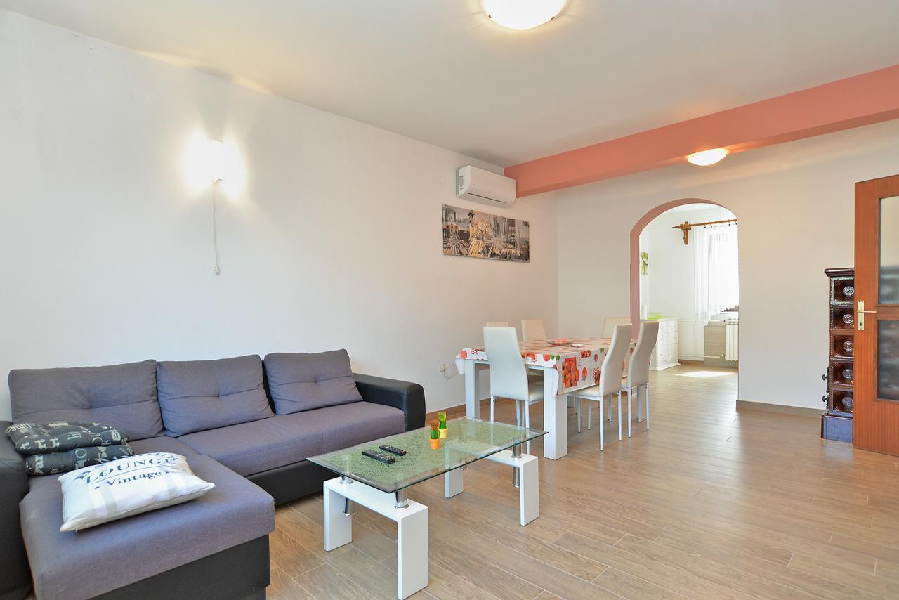 Apartments Gracijano 1724 Ližnjan Εξωτερικό φωτογραφία