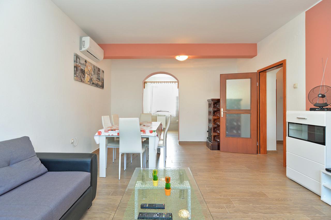 Apartments Gracijano 1724 Ližnjan Εξωτερικό φωτογραφία