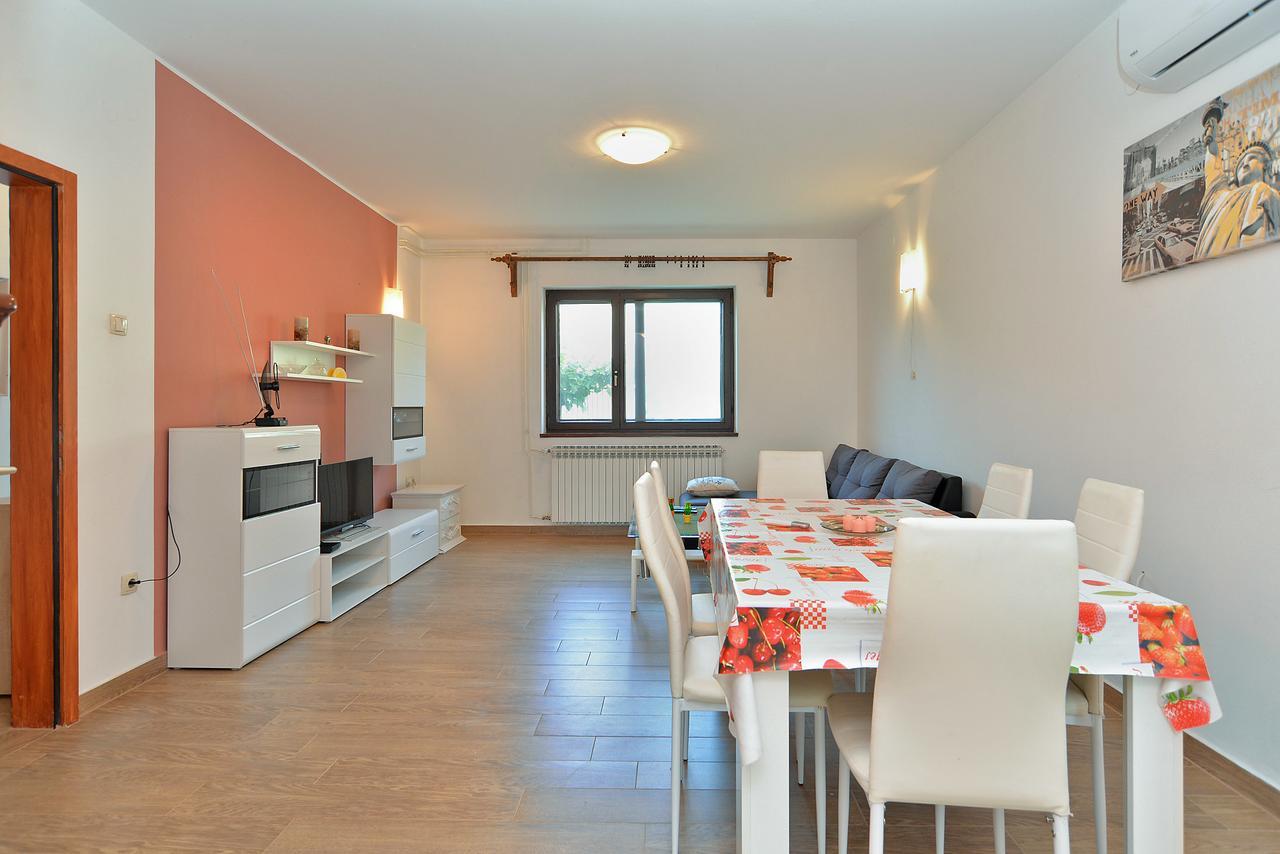 Apartments Gracijano 1724 Ližnjan Εξωτερικό φωτογραφία