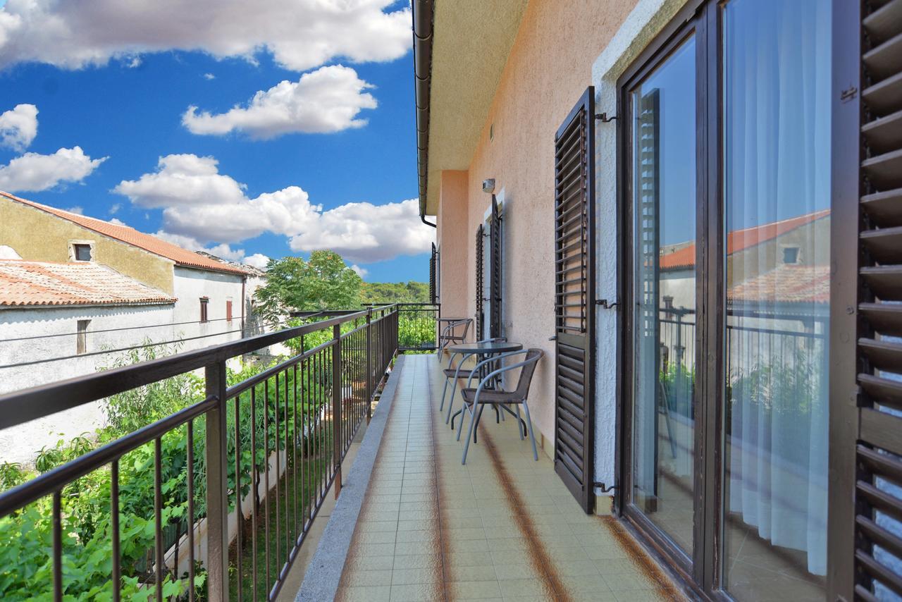 Apartments Gracijano 1724 Ližnjan Εξωτερικό φωτογραφία